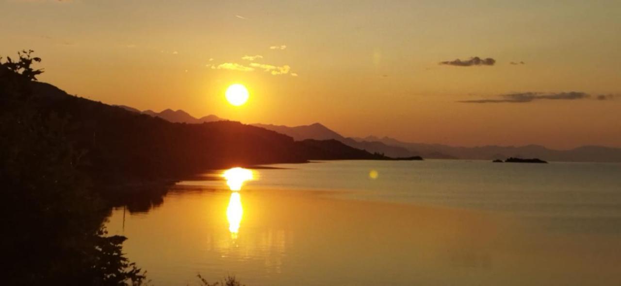Rooms Lake View Balani Restaurant Shkoder Bagian luar foto