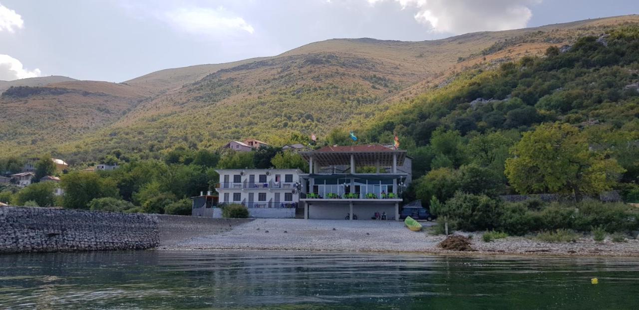 Rooms Lake View Balani Restaurant Shkoder Bagian luar foto