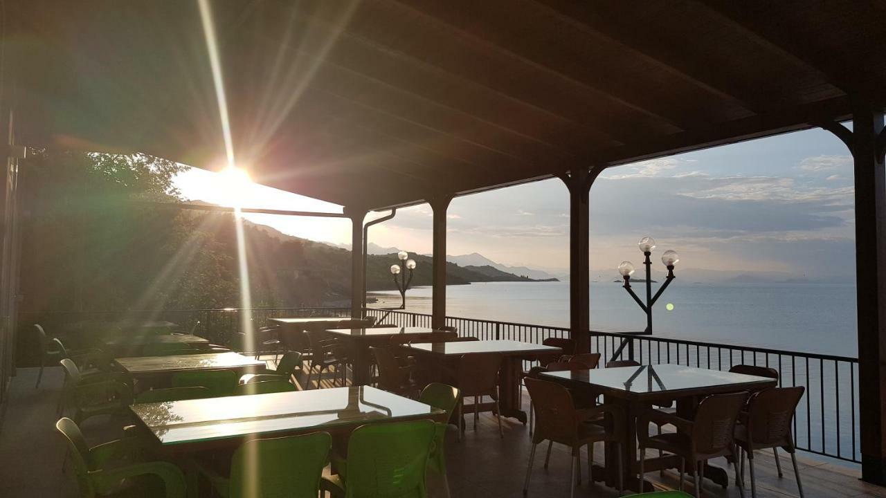 Rooms Lake View Balani Restaurant Shkoder Bagian luar foto