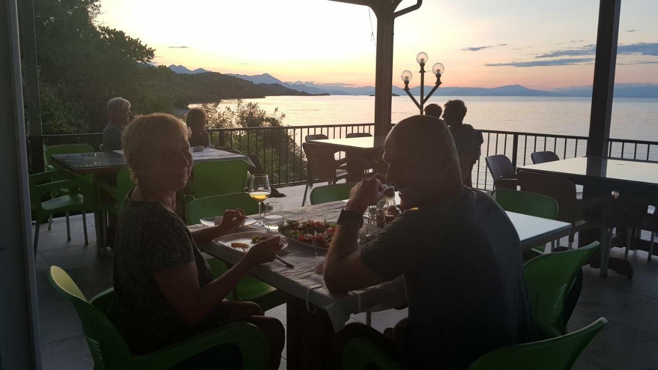 Rooms Lake View Balani Restaurant Shkoder Bagian luar foto
